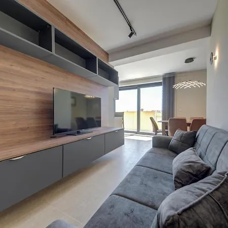 2br Apt, 2 Ensuite Baths, Sea Views, 3 Min To * 斯利马