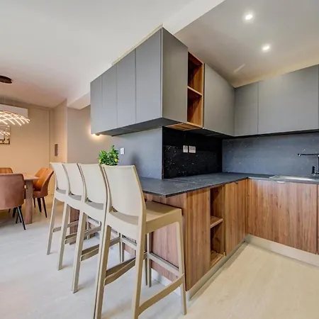 2br Apt, 2 Ensuite Baths, Sea Views, 3 Min To 斯利马