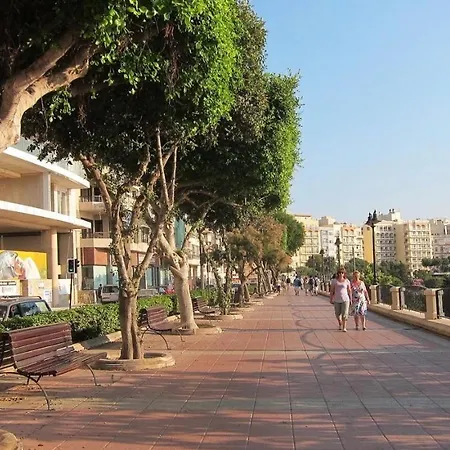 2br Apt, 2 Ensuite Baths, Sea Views, 3 Min To 公寓