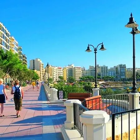 2br Apt, 2 Ensuite Baths, Sea Views, 3 Min To 公寓